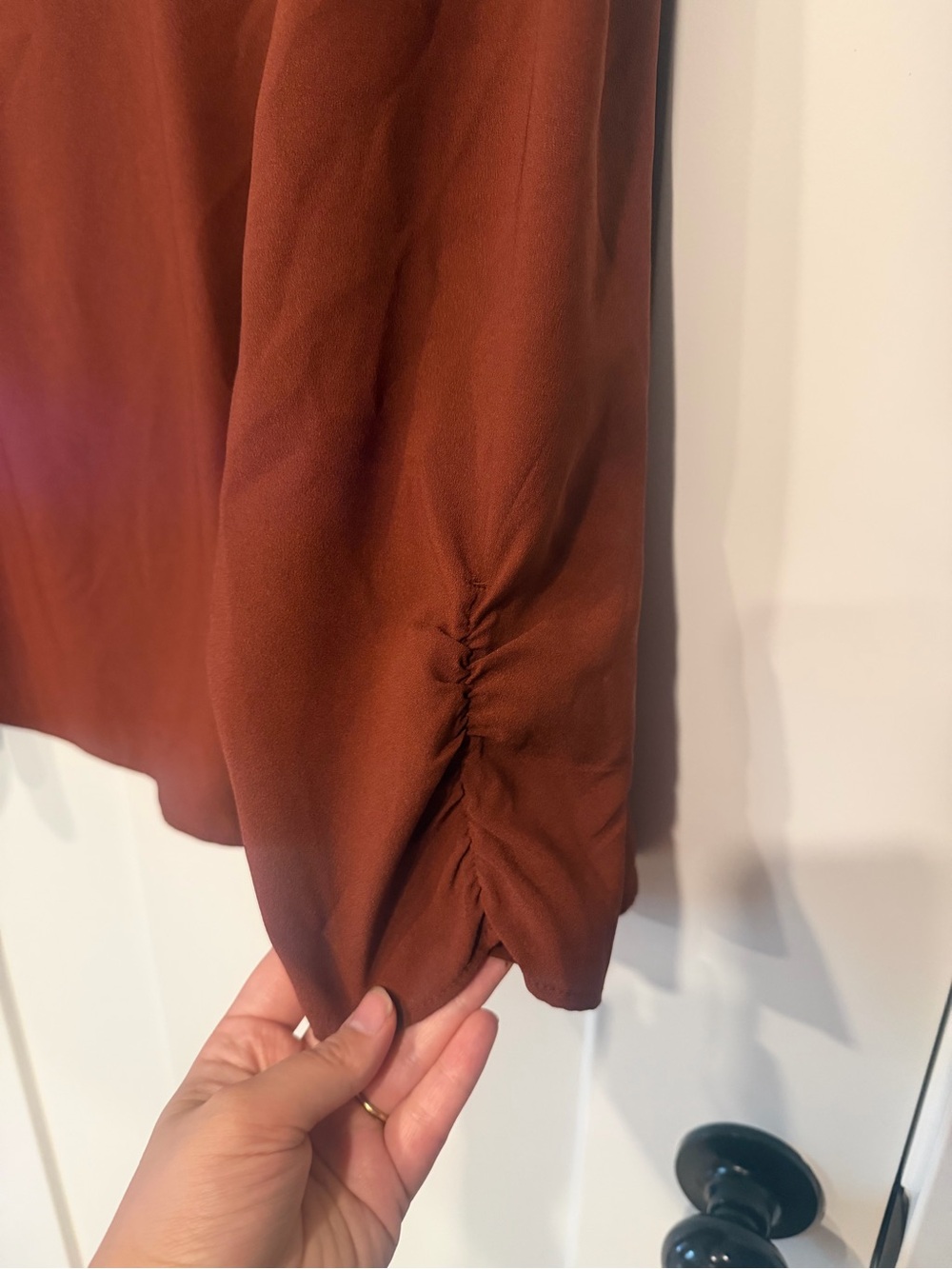 Women’s Ann Taylor Factory Long-Sleeve Blouse in Deep Rust Size Medium - Picture 4 of 4